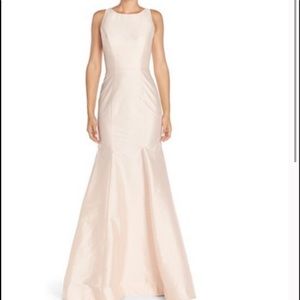 MONIQUE LHUILLIER CUTOUT BACK TAFFETA MERMAID GOWN